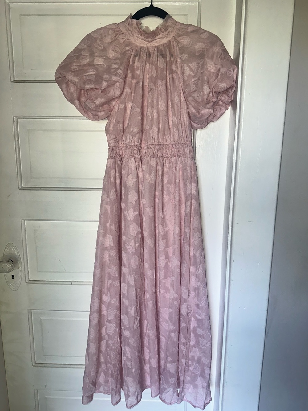 NWTs Zoe and Claire Ruffle Collar Puff Sleeve Maxi Dress Size Small